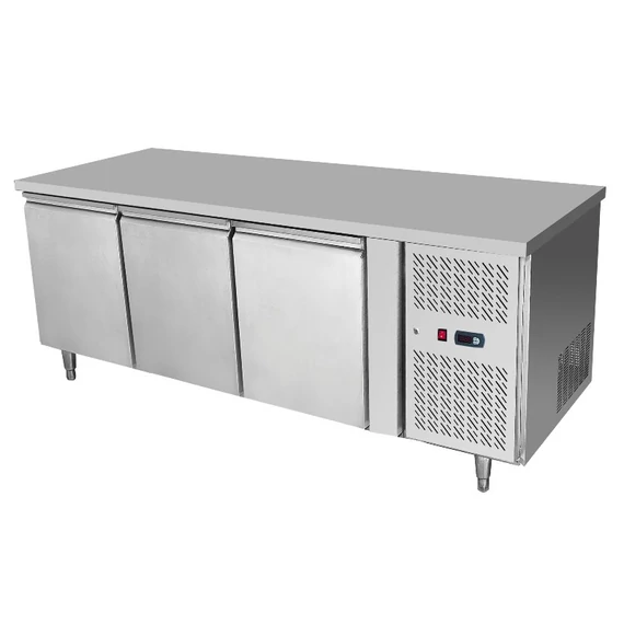 EPF 3432 420 literes hűtött munkaasztal 3 db ajtóval